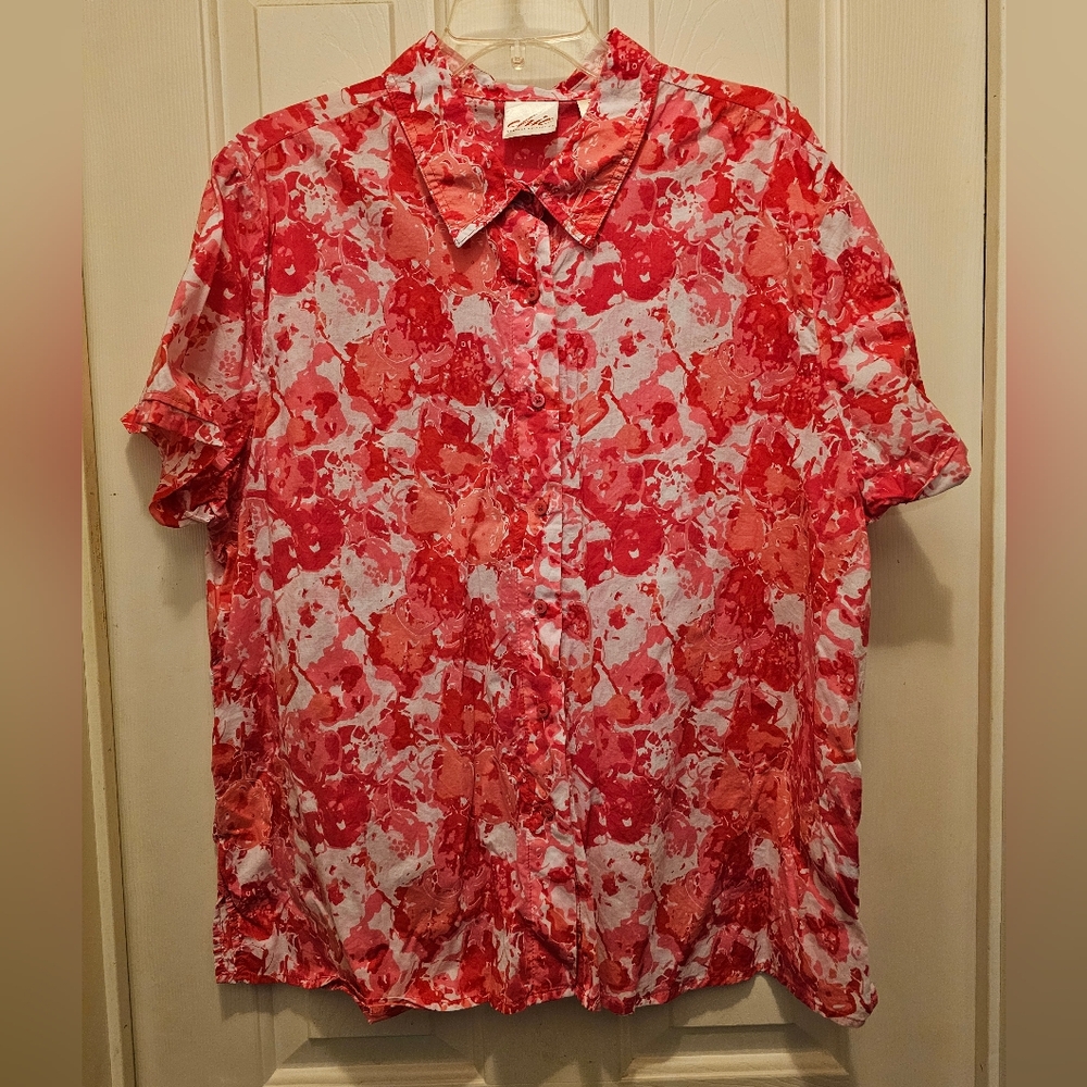 EUC Women's CHIC Pink and White Floral Shirt - XXL